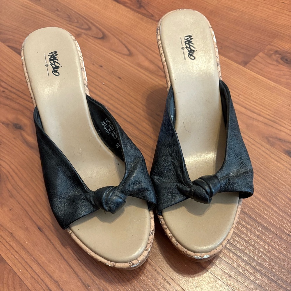 Massimo Tan/Black size 9 1/2 Sandals